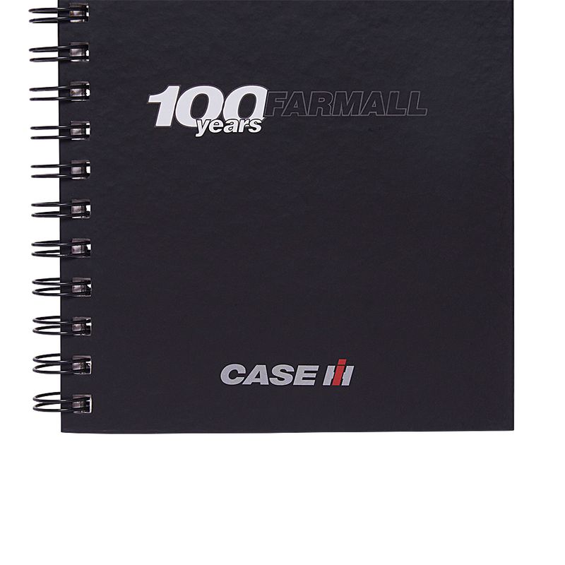 66357_5_CADERNO-100-YEARS-FARMALL---CASE-IH-Preto